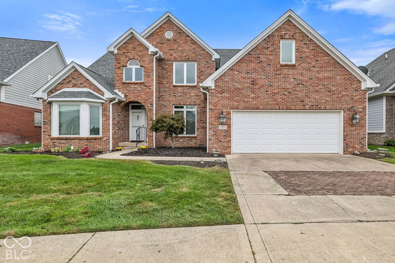 2201 Somerset Drive - Photo 1