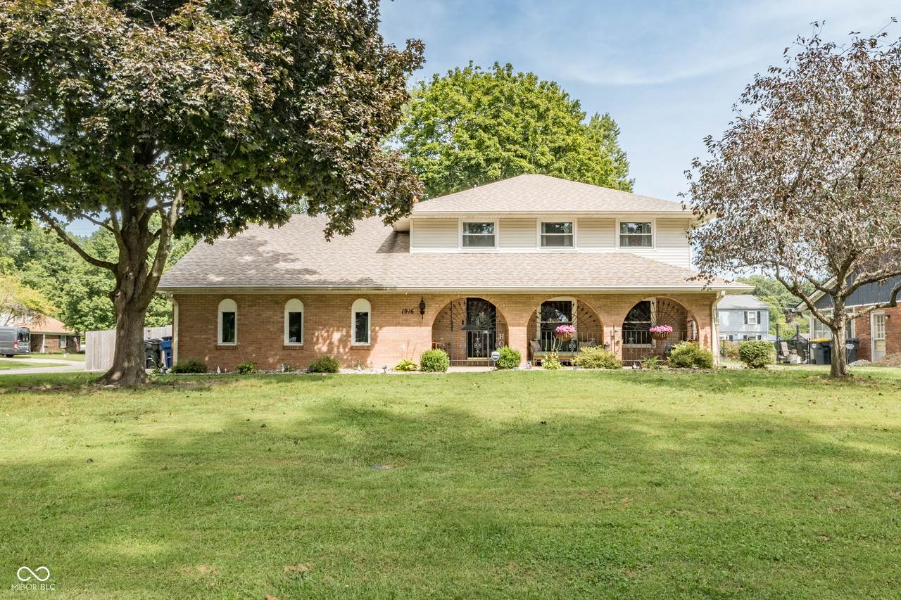 1916 Hillcrest Avenue - Photo 1