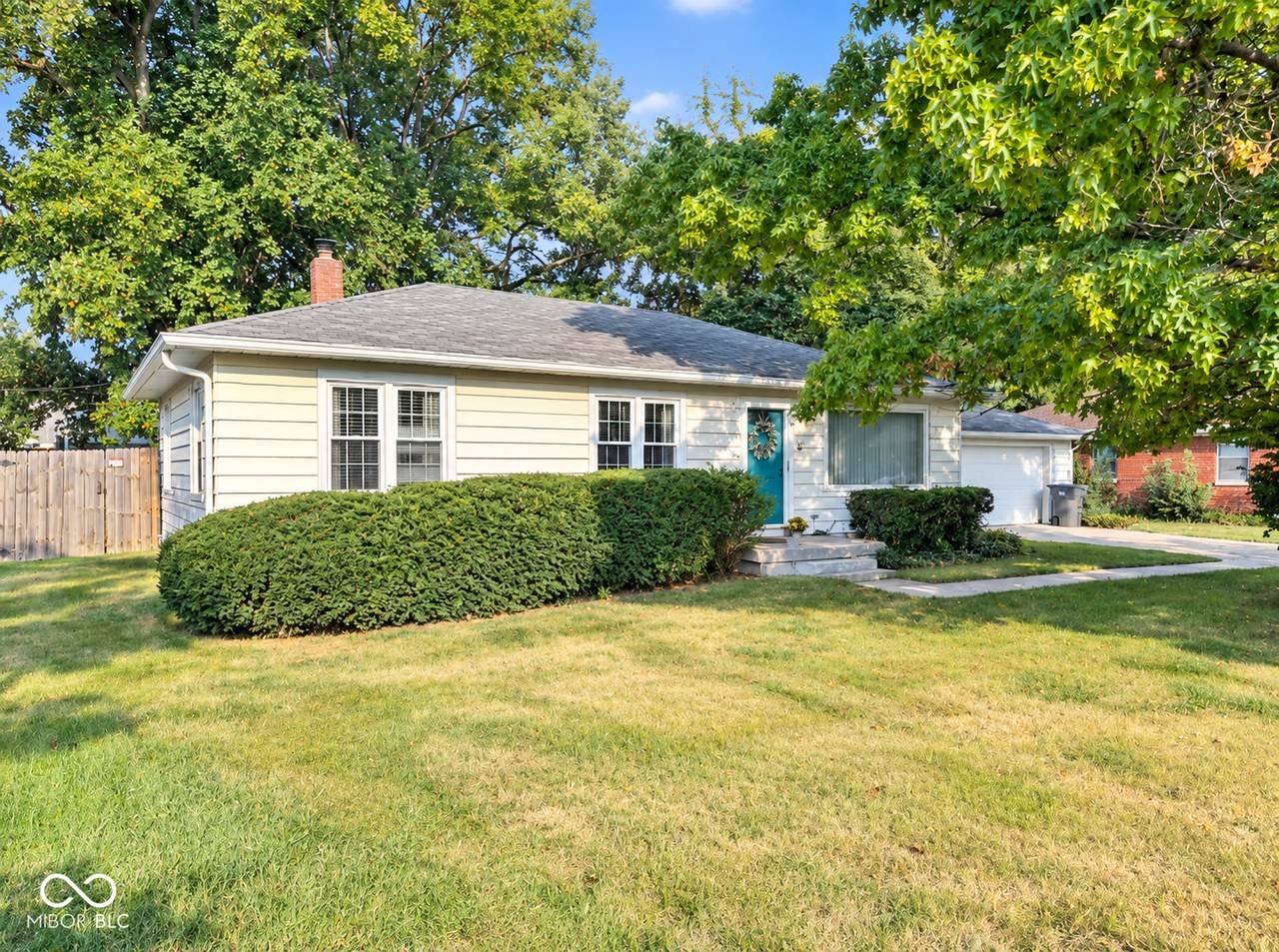 924 Boehning Street - Photo 1