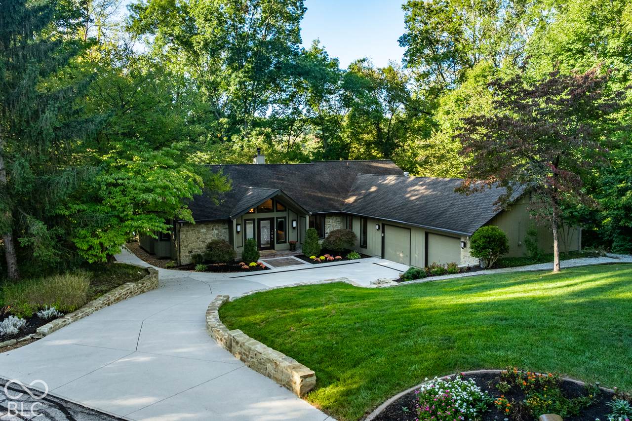 4416 Lakeridge Drive - Photo 1