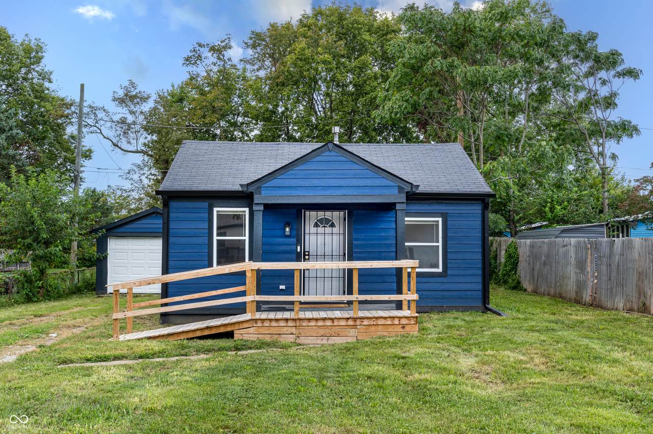 890 Auburn Street - Photo 1