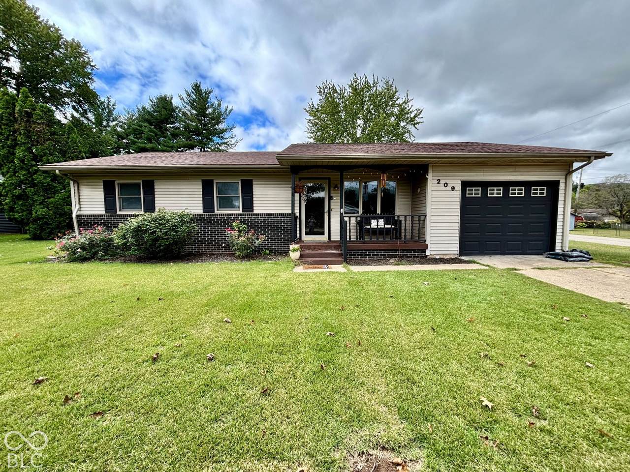 209 Gilbert Street - Photo 1