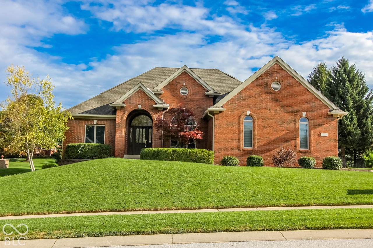 2593 Forest Hills Boulevard - Photo 1