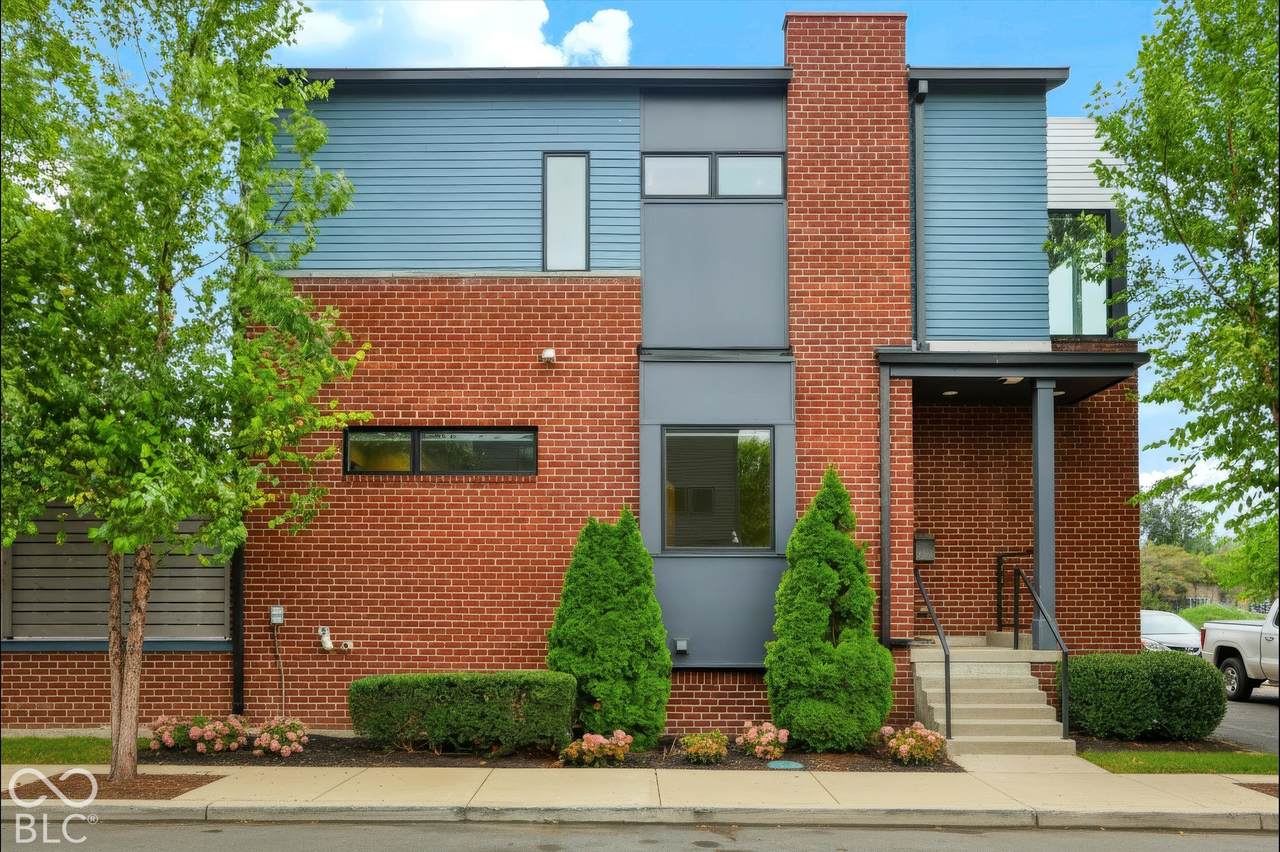1119 10th Street - Photo 1