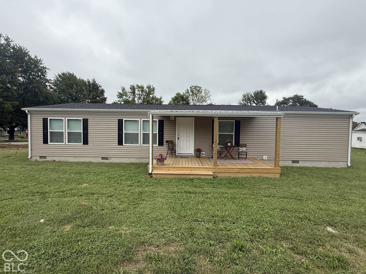 460 Owens Street - Photo 1