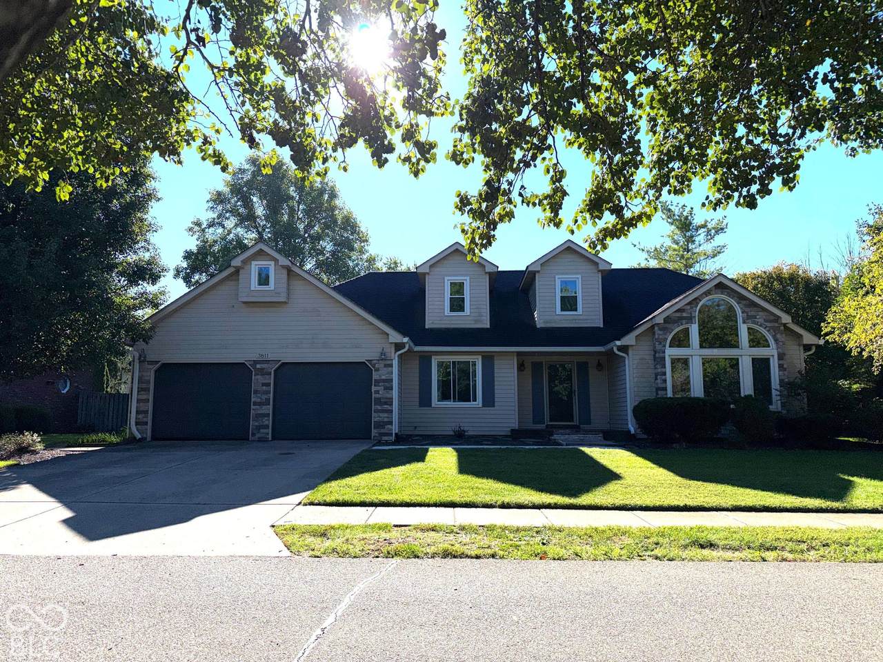 3811 Oriole Drive - Photo 1