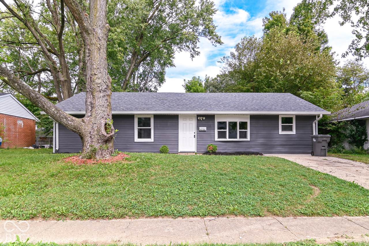 9226 Rochelle Drive - Photo 1