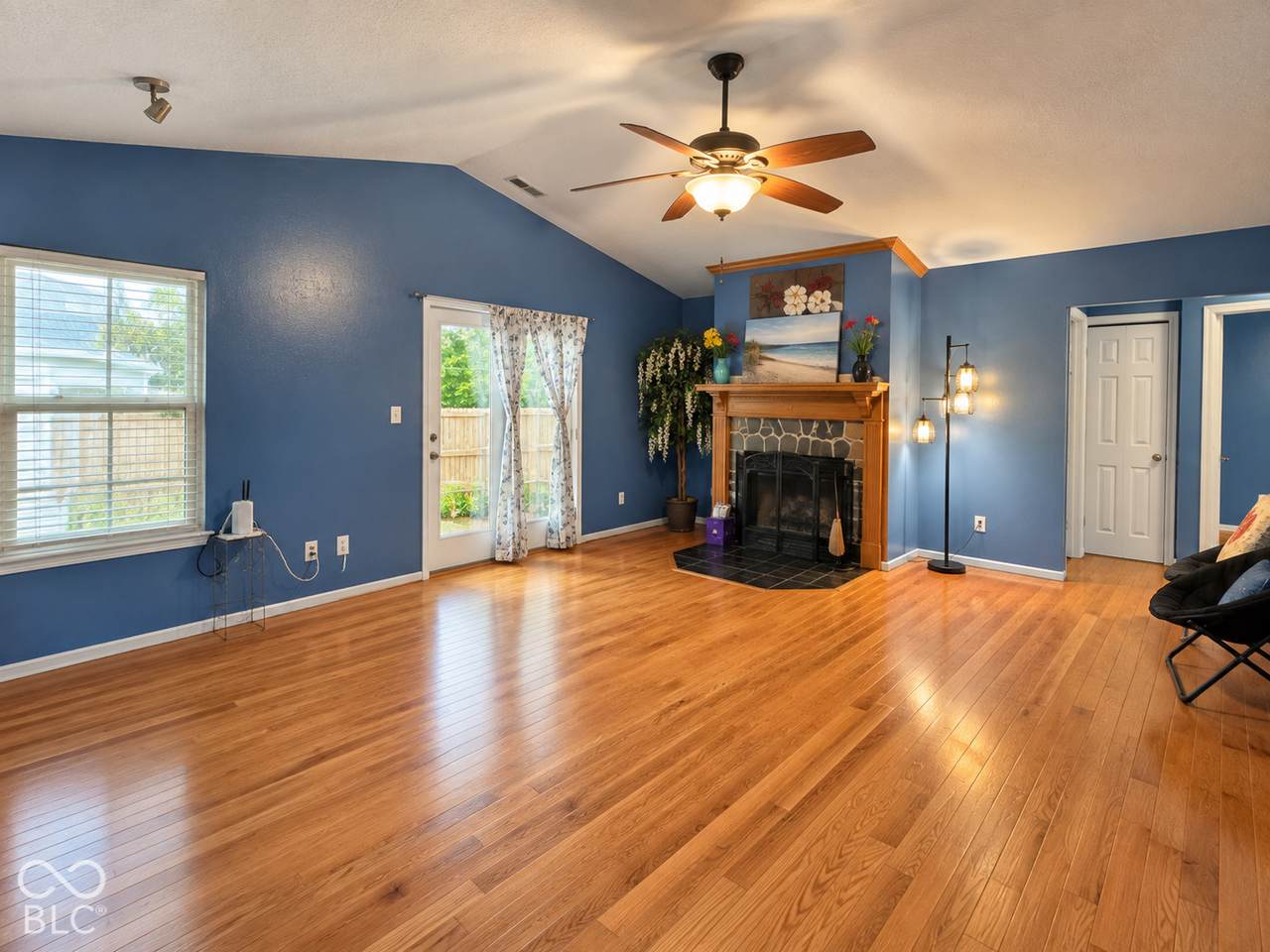 https://bt-photos.global.ssl.fastly.net/indy/orig_boomver_1_22128637-1.jpg
