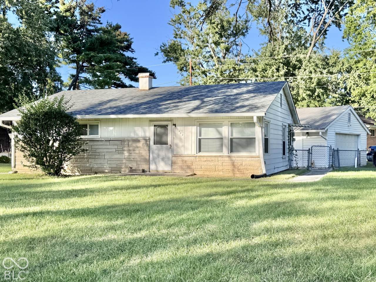 3233 Ashland Avenue - Photo 1