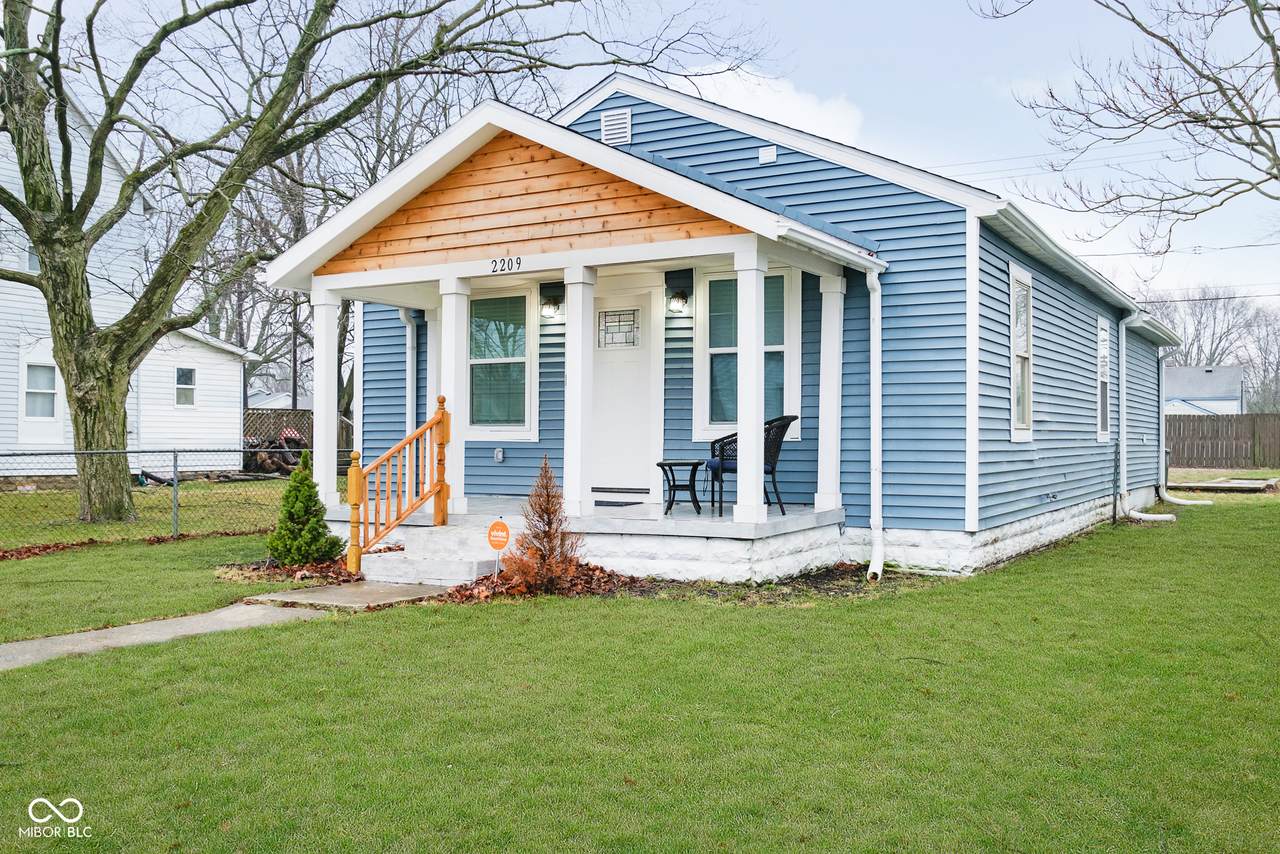 2209 9th Street - Photo 1