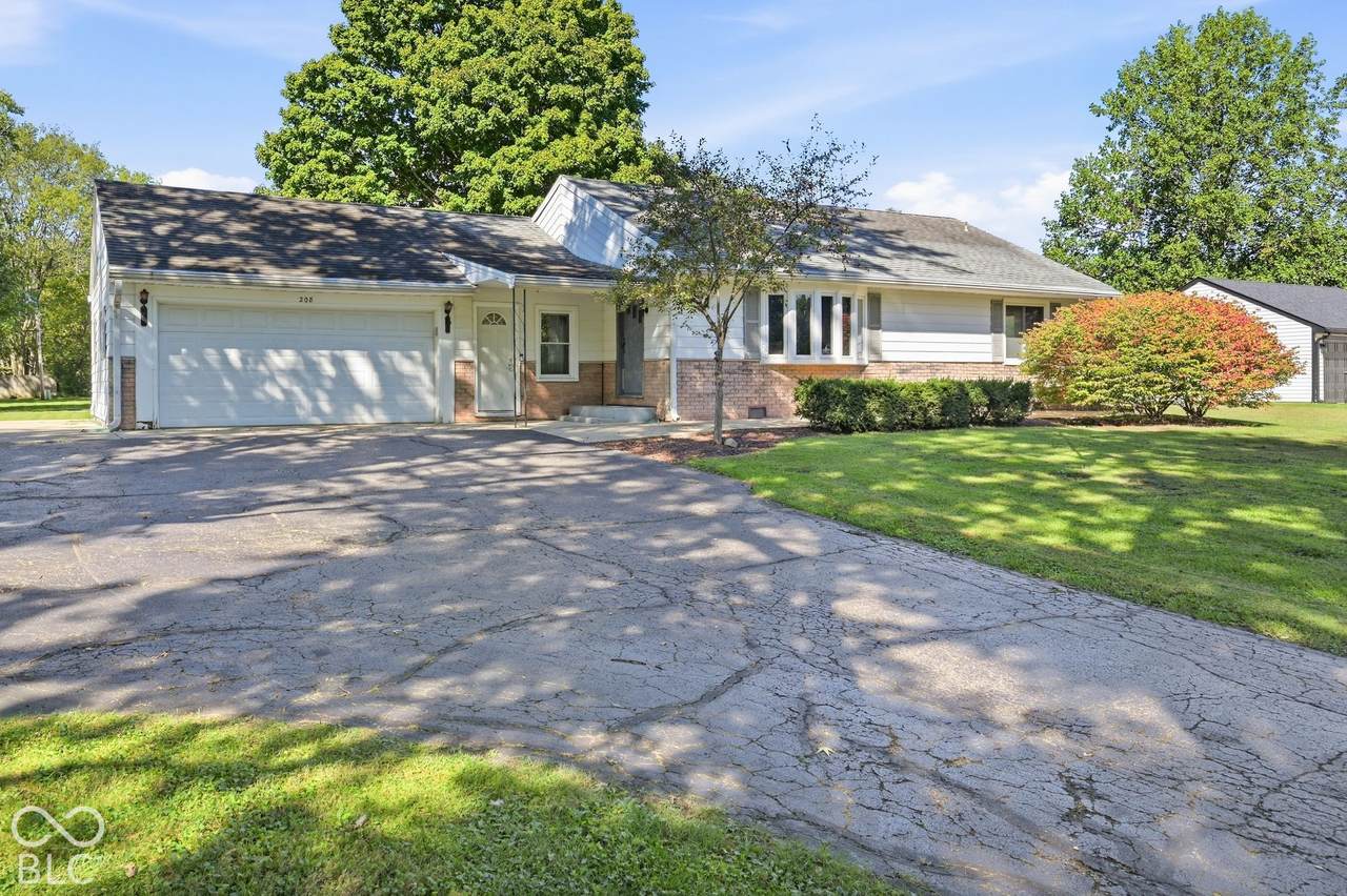 208 West Drive - Photo 1