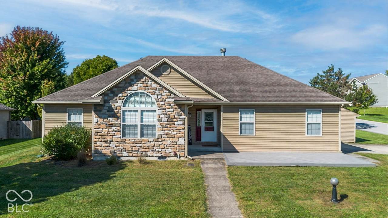 2230 Roaming Hills Drive - Photo 1