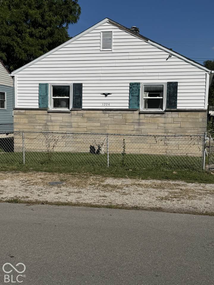 3204 Vine - Photo 1