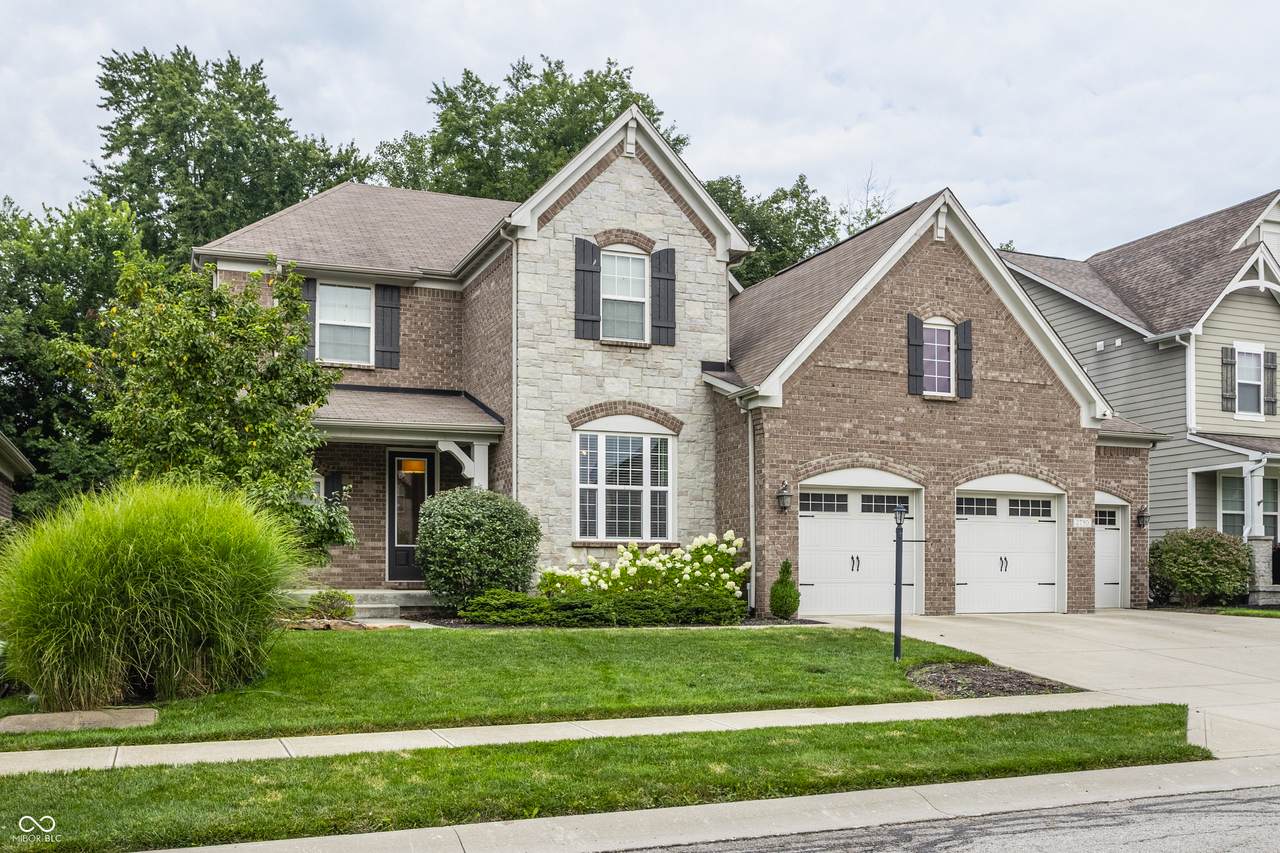 2790 High Grove Circle - Photo 1