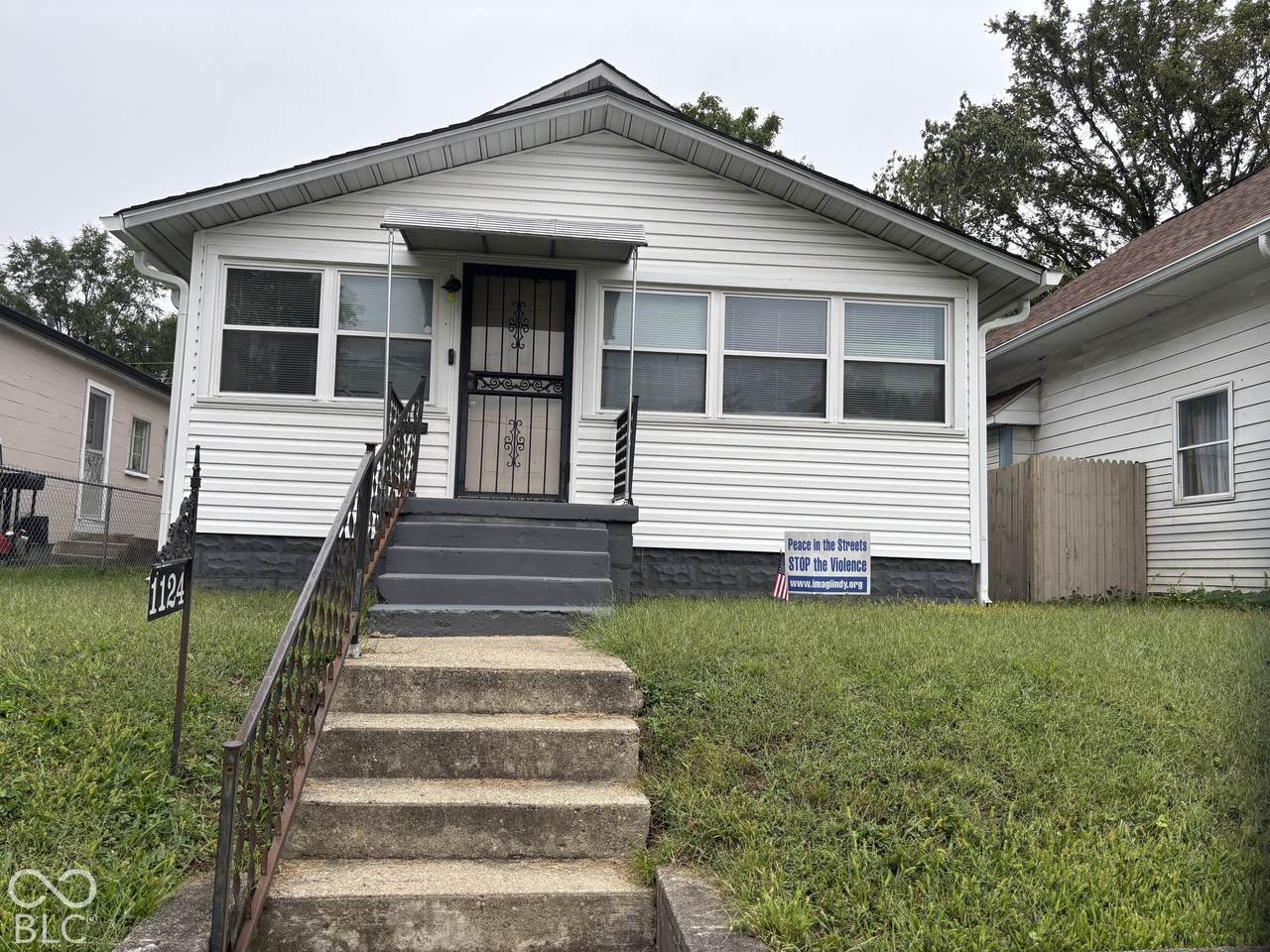 1124 Sheffield Avenue - Photo 1