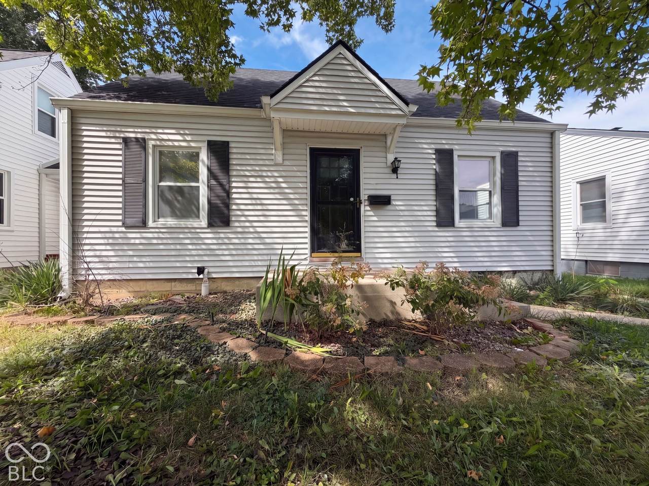 122 6th Avenue - Photo 1