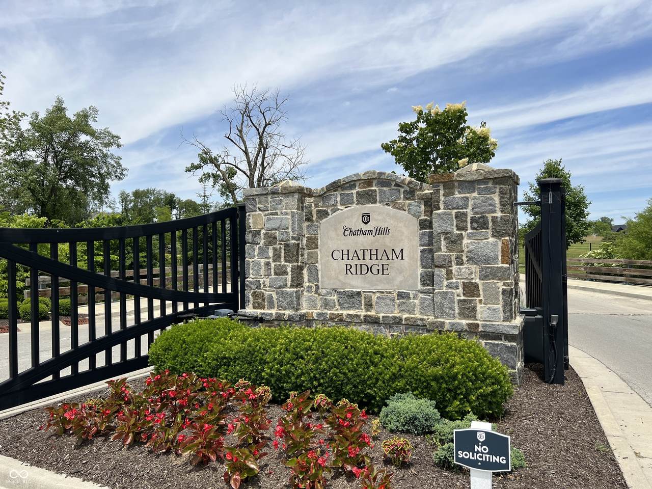 1366 Forest Hills Drive - Photo 1