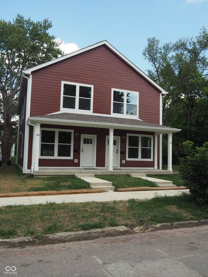 217 Temple Avenue - Photo 1