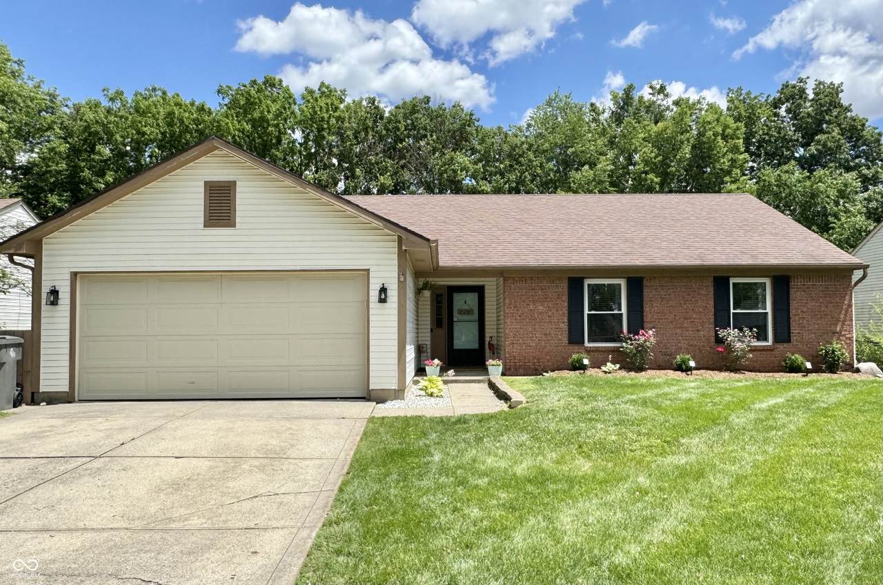 7773 Connie Drive - Photo 1