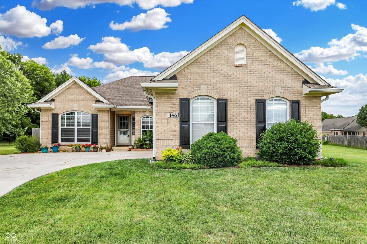 146 Stamford Drive - Photo 1