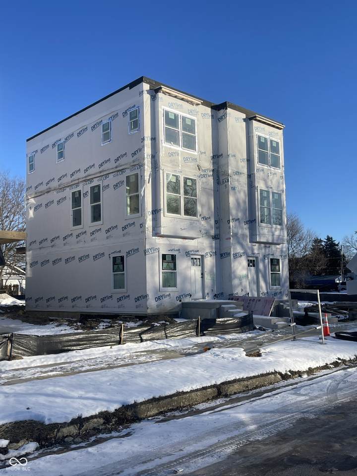 251 Temple Avenue - Photo 1