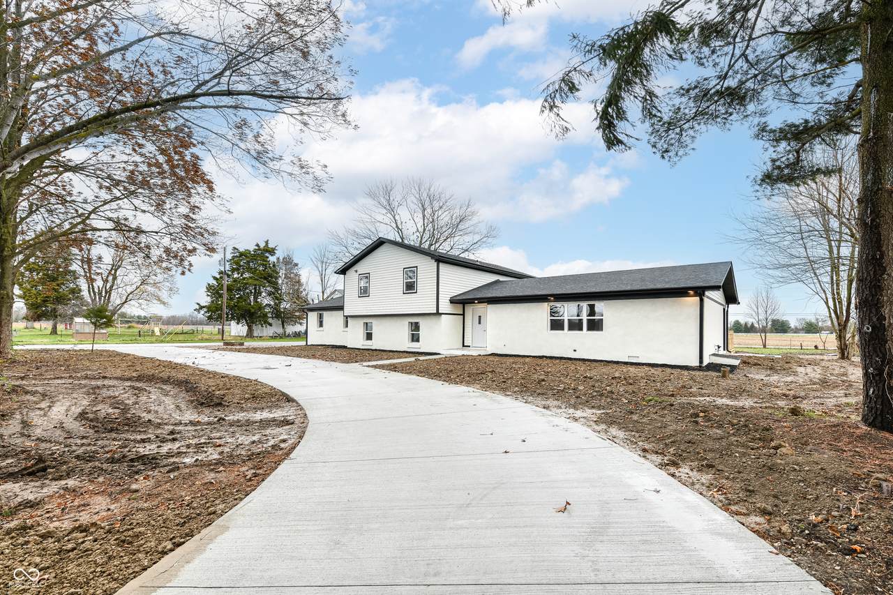 6015 State Road 75 - Photo 1