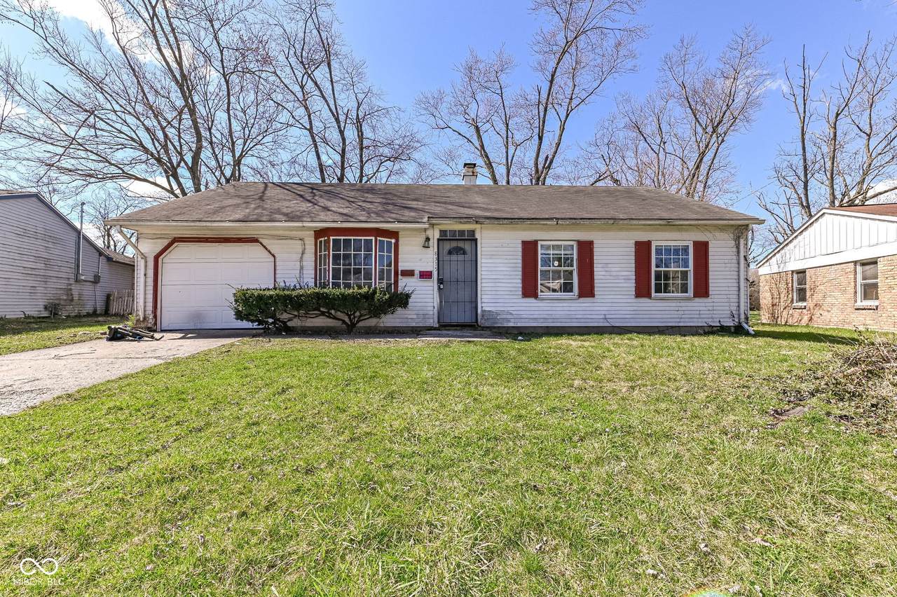 8315 36th Place - Photo 1