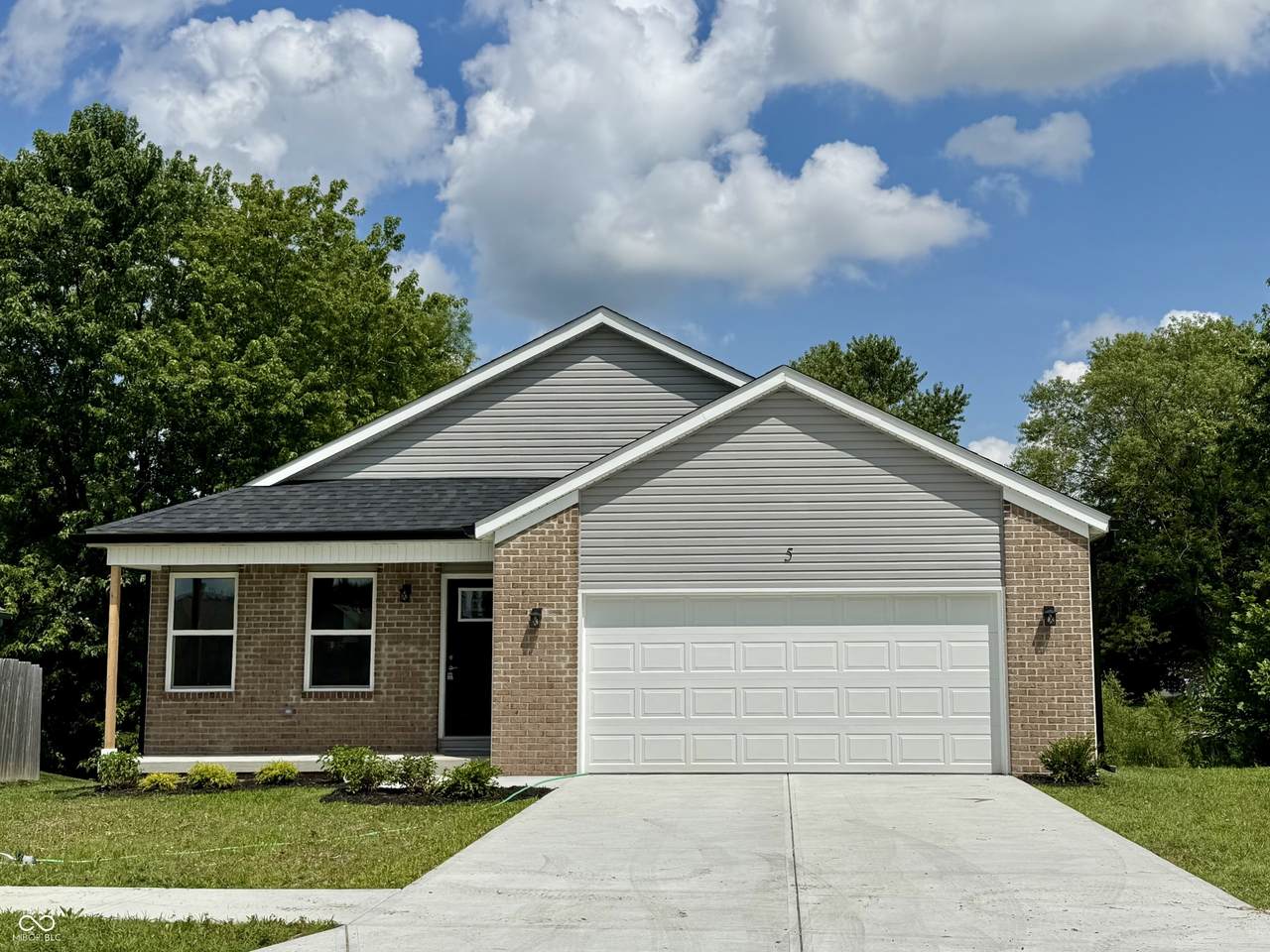 5 Watson Drive - Photo 1