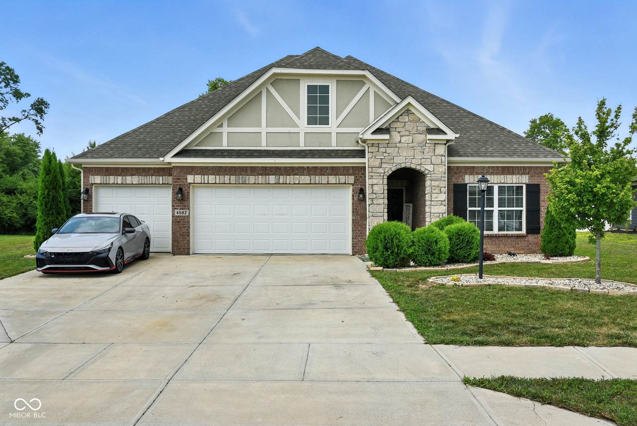 4582 Lakeway Drive - Photo 1
