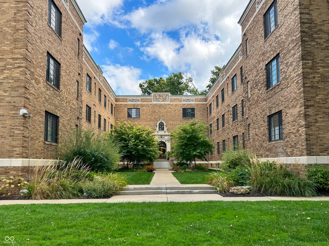 5347 College Avenue - Photo 1