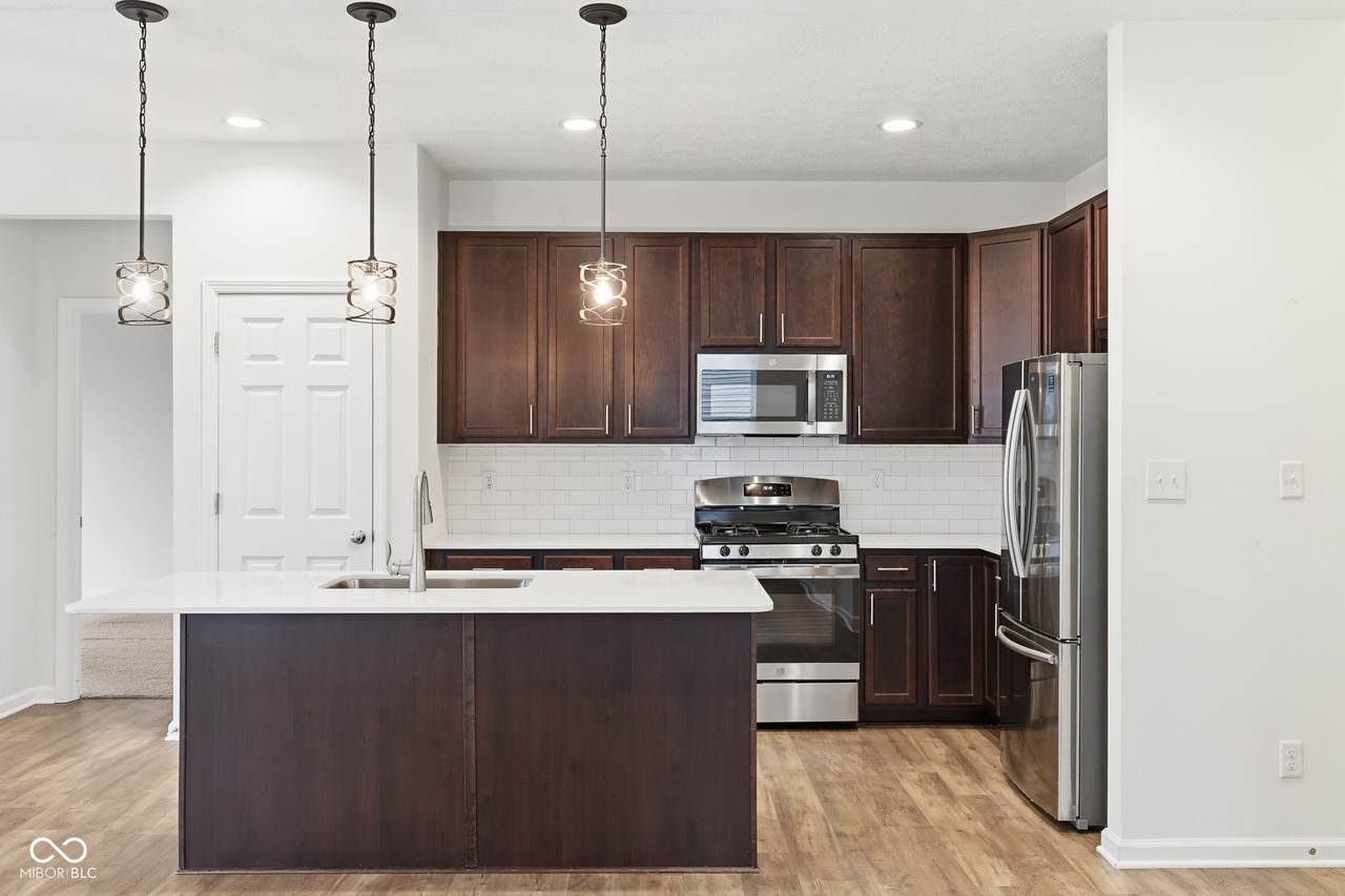 4298 Red Barn Drive - Photo 1