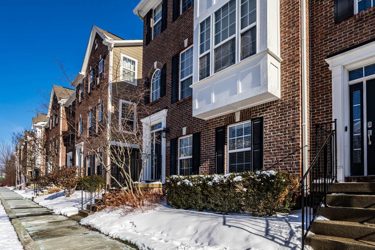 874 Rosalind Place - Photo 1