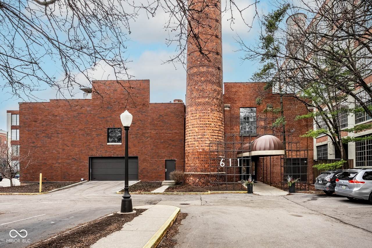 611 Park Avenue - Photo 1