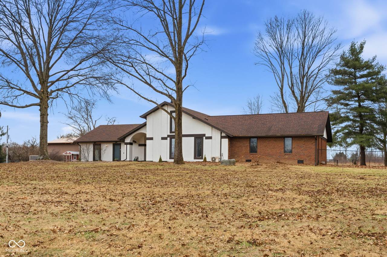 15812 Joliet Road - Photo 1