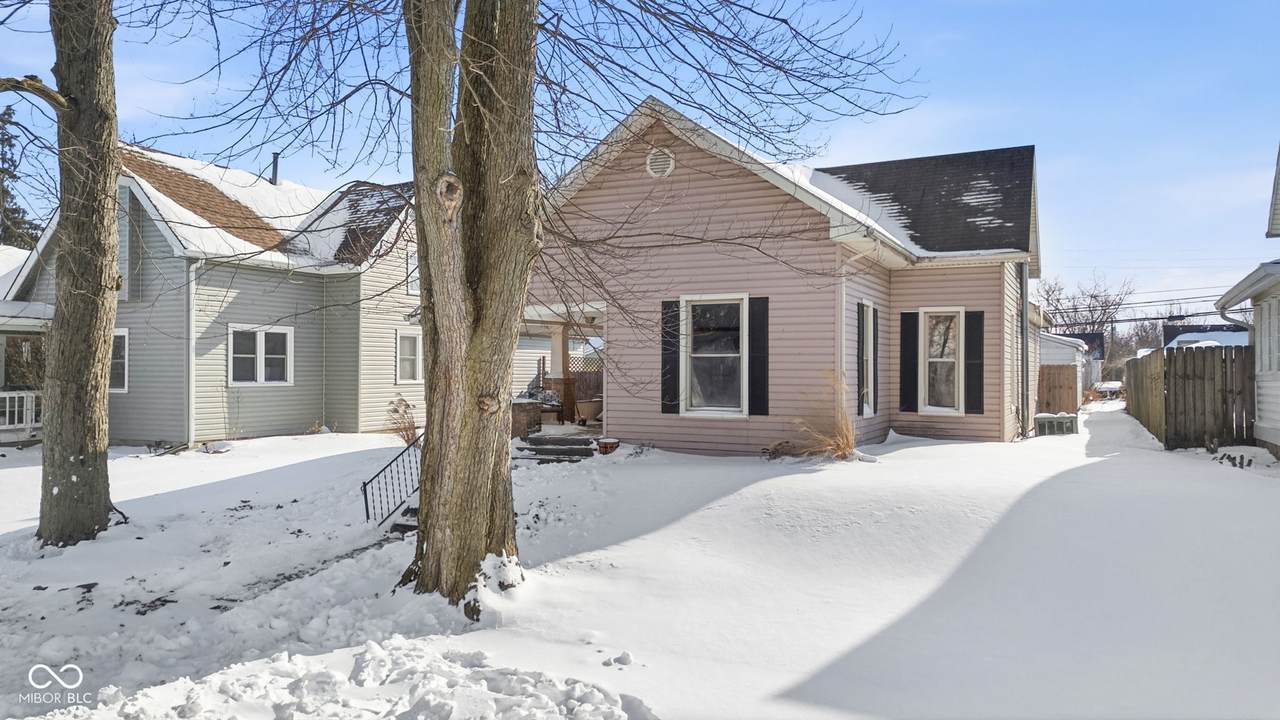 909 A Street - Photo 1