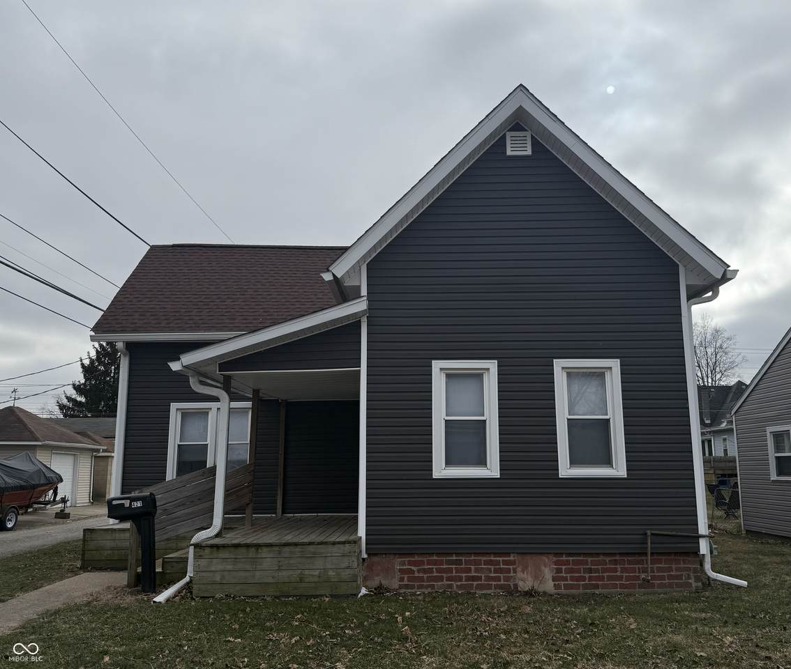 421 5th Street - Photo 1