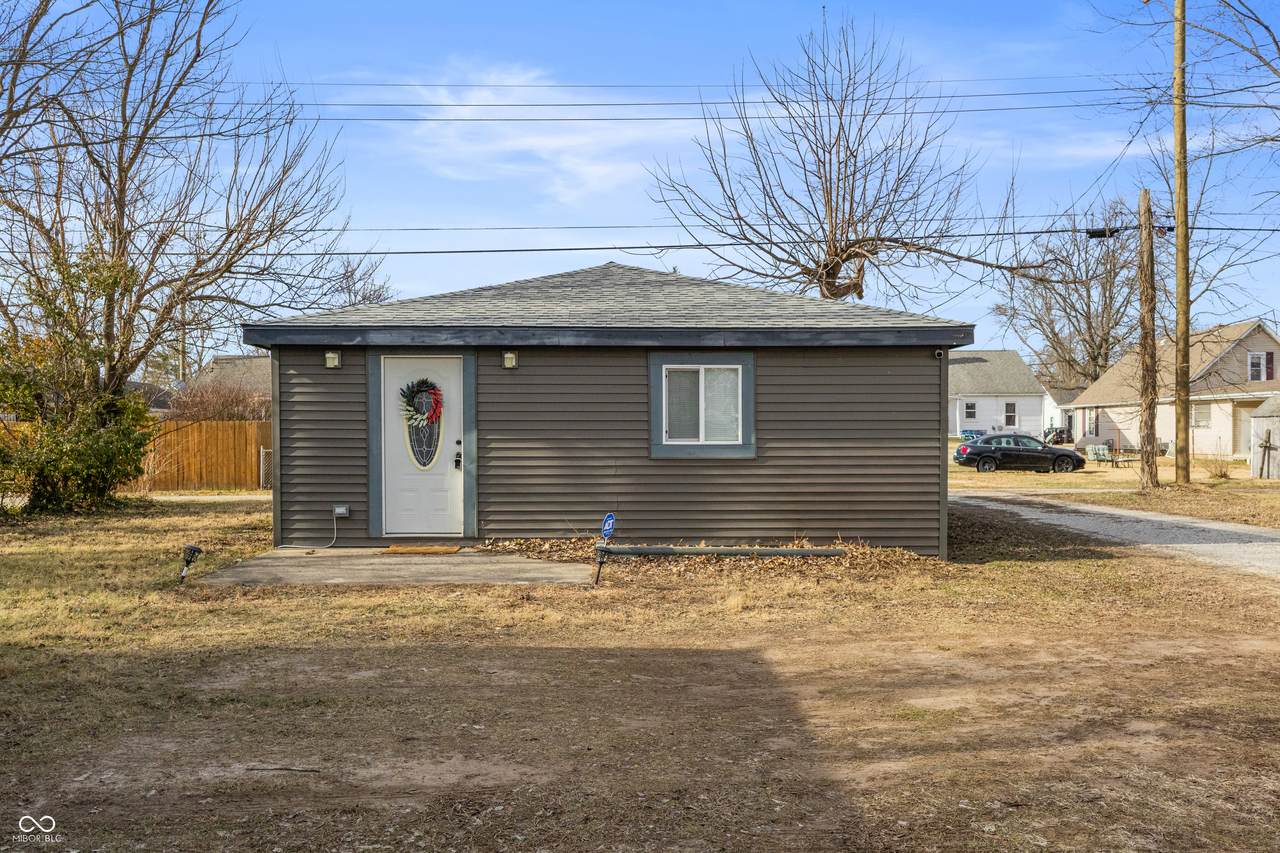 1918 Elm Street - Photo 1