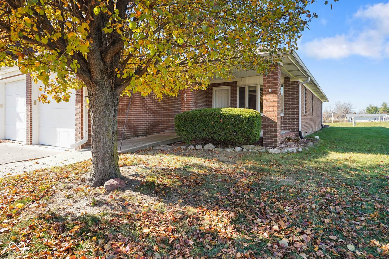 11830 Civic Circle - Photo 1
