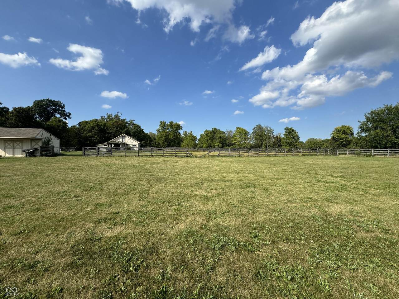 6410 106th Street - Photo 1