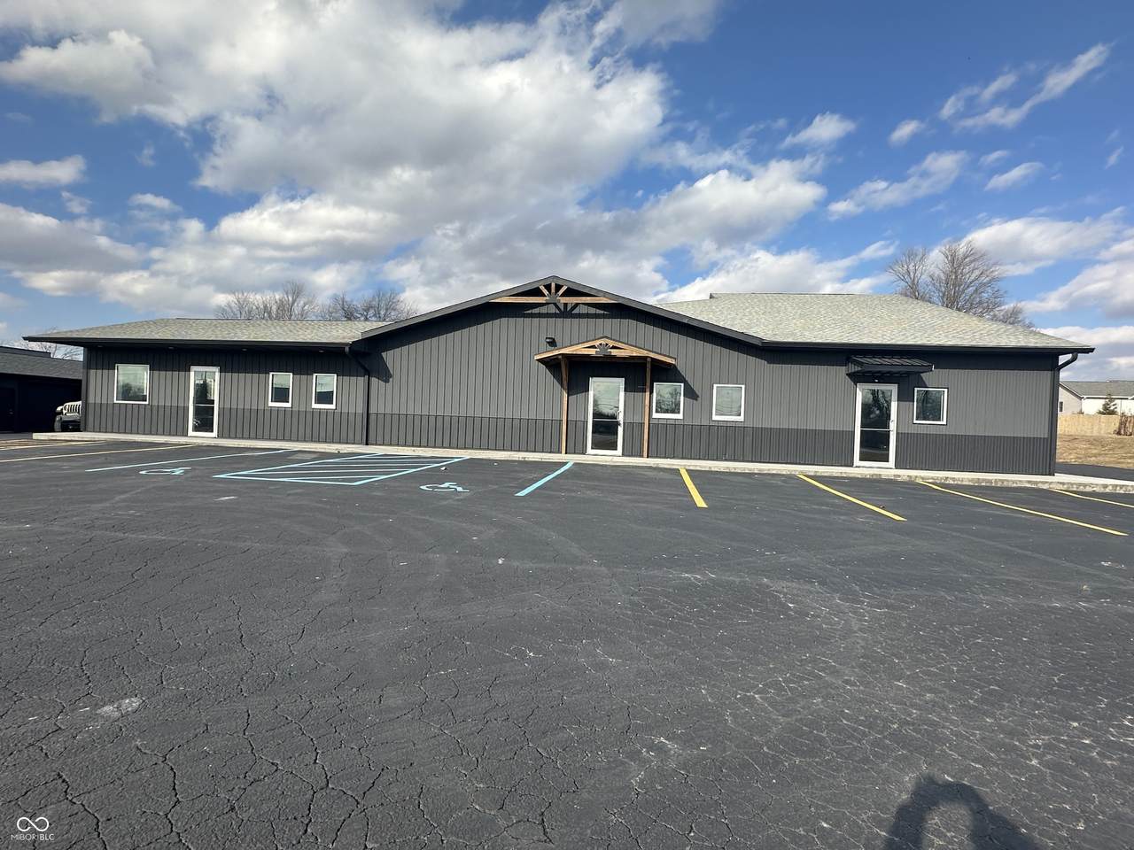 1049 Indianapolis Road - Photo 1