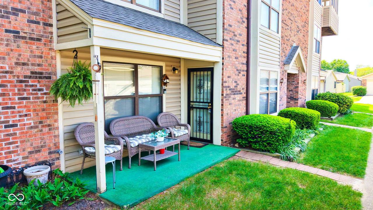 1763 Wellesley Lane - Photo 1