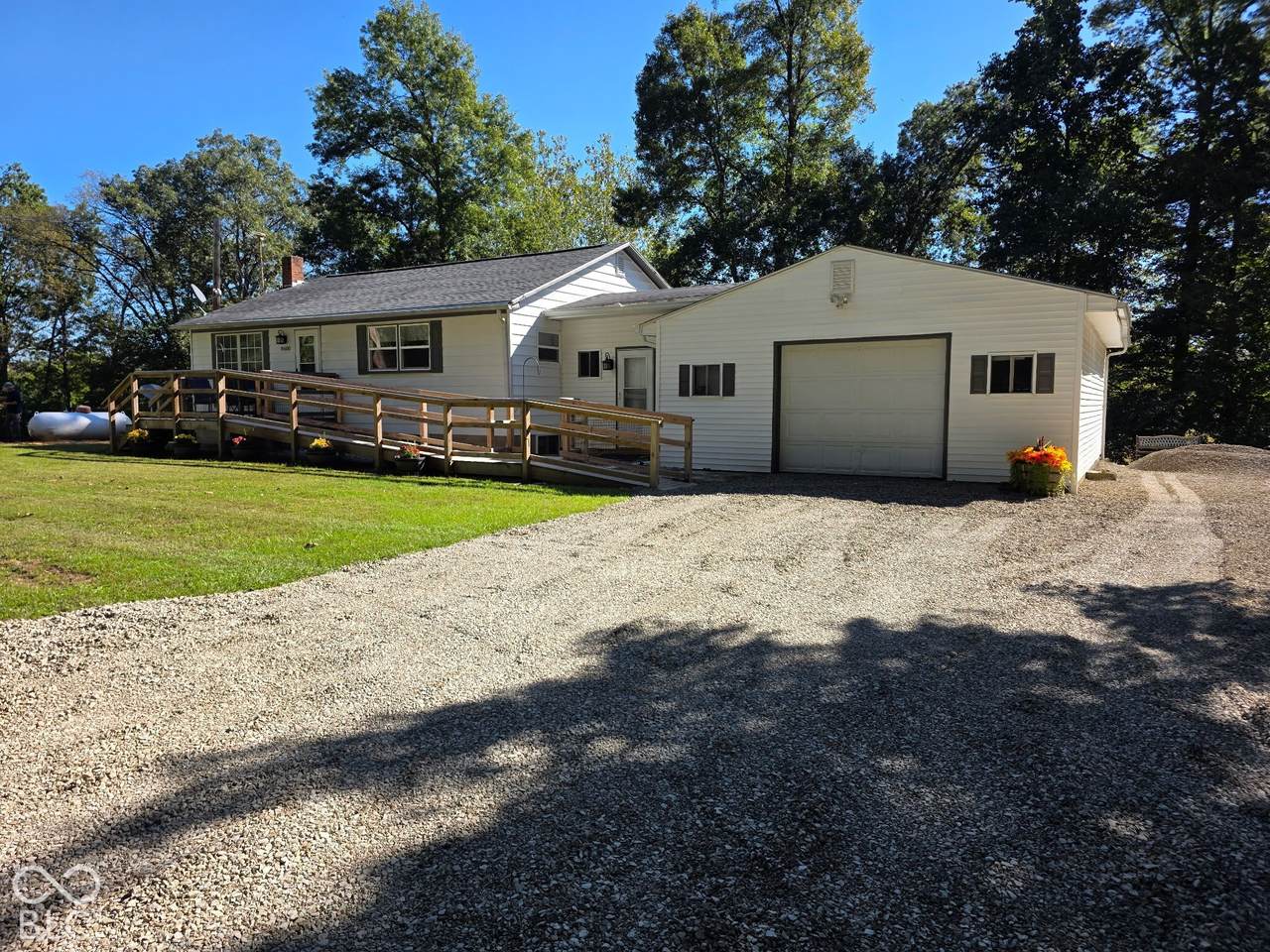 8600 Owl Hollow - Photo 1