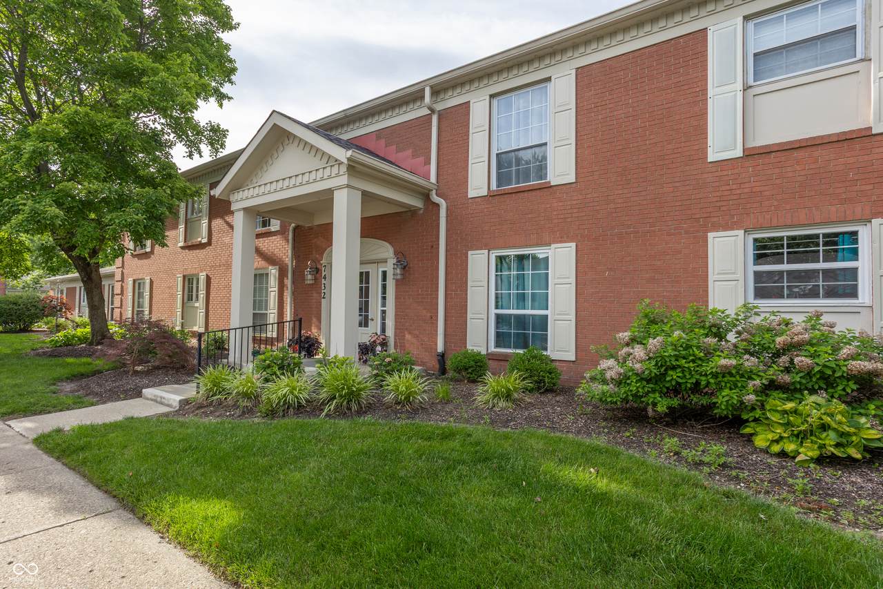 7432 Lions Head Drive - Photo 1