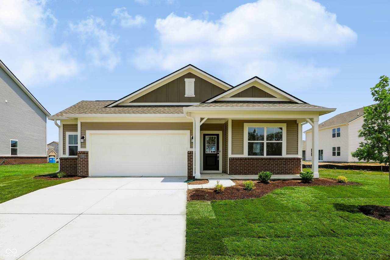 1588 Pine Circle - Photo 1