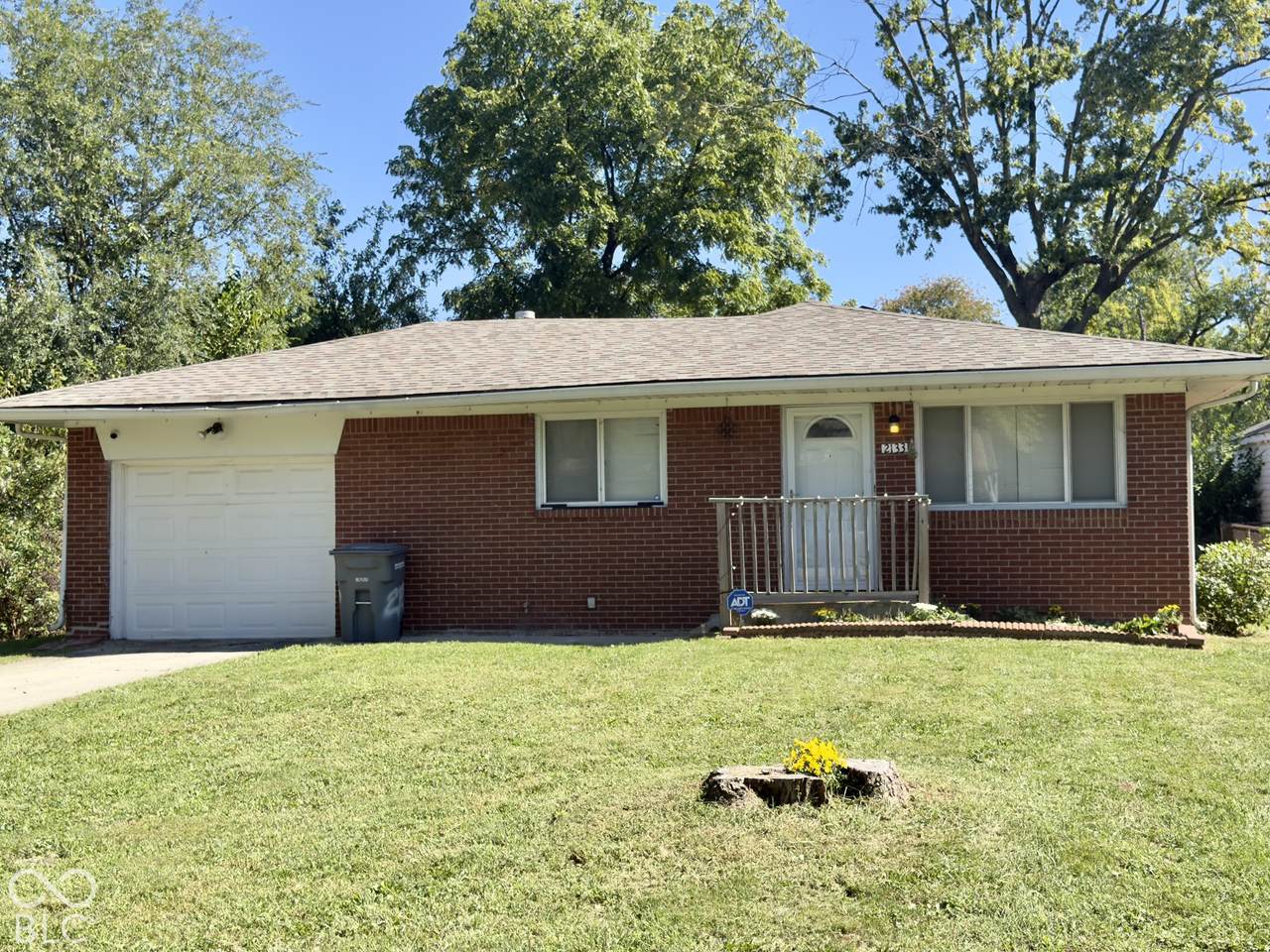 2133 Lesley Avenue - Photo 1