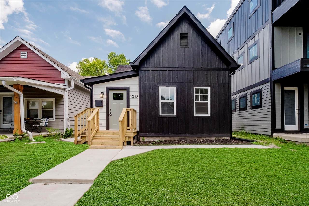 1318 Hoyt Avenue - Photo 1