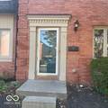 1155 Canterbury Square - Photo 3