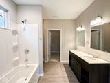 2345 Kenwood Avenue - Photo 43