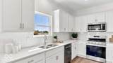 1093 Blackstone Avenue - Photo 14
