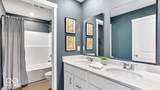 1093 Blackstone Avenue - Photo 32